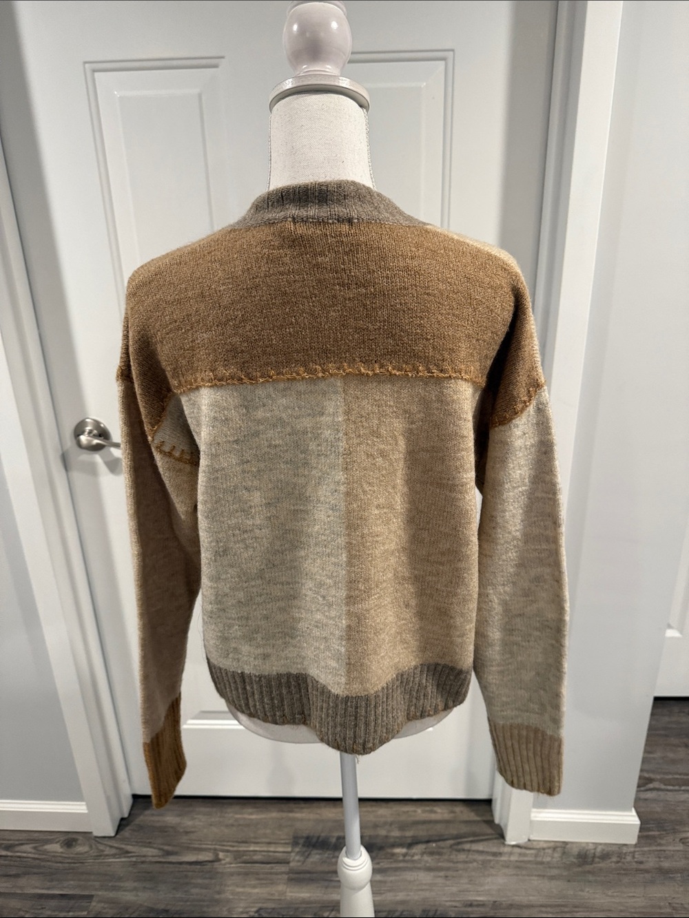 Aqua Bloomingdale’s Oversized Colorblock Women’s Cardigan Sz XS - Picture 4 of 8